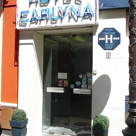 Hotel Carlyna 2*