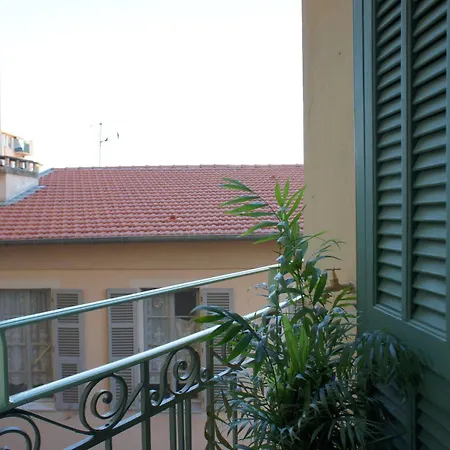 Ideal ! 2 Pièces Antiquaires, Port Garibaldi Appartement *
