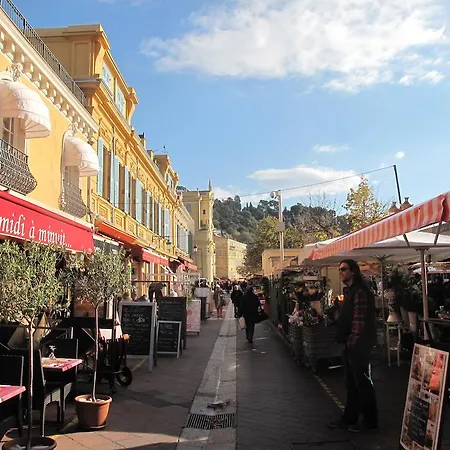 מלון Mercure Marche Aux Fleurs 4*
