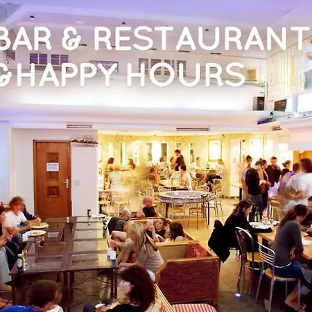 Saint Exupery Gardens 酒店
