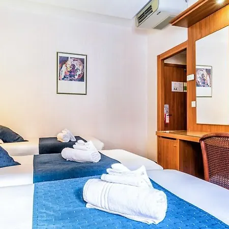 Otel Univers