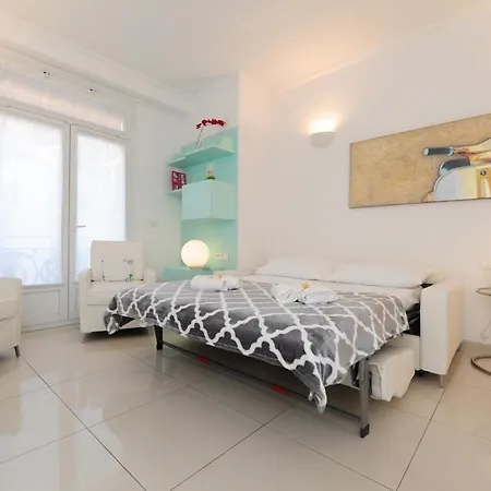 La Des Anges Res. Negresco Five Stars Holiday House * Nice