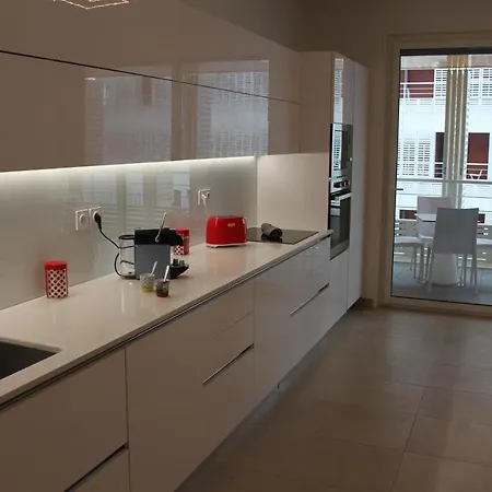 Apartment A Terrasse Ensoleillee & Parking A La Gare Du Sud *