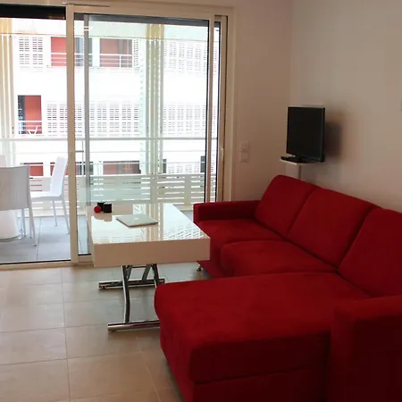 A Terrasse Ensoleillee & Parking A La Gare Du Sud Apartment Nice