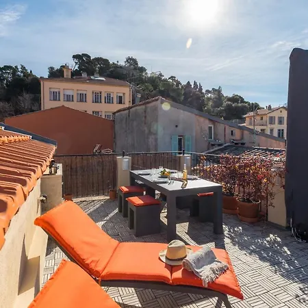 Le Chateau - The Beautiful Sight In Old Town, Private Terrace
