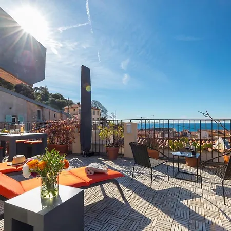 Le Chateau - The Beautiful Sight In Old Town, Private Terrace Apartment *