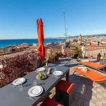 Le Chateau - The Beautiful Sight In Old Town, Private Terrace Apartment