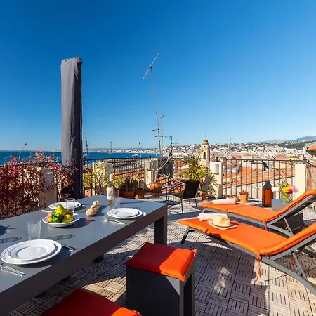 Le Chateau - The Beautiful Sight In Old Town, Private Terrace Apartment