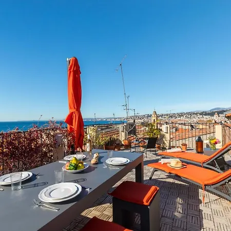 Le Chateau - The Beautiful Sight In Old Town, Private Terrace Apartment *
