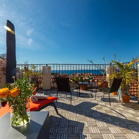 Apartment Le Chateau - The Beautiful Sight In Old Town, Private Terrace