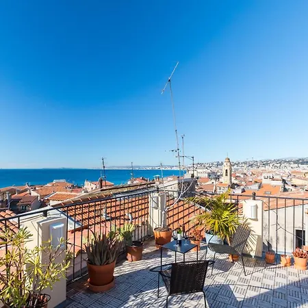 Le Chateau - The Beautiful Sight In Old Town, Private Terrace Apartment