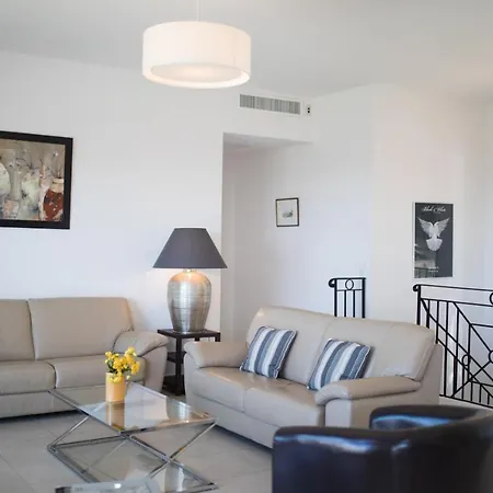Vinaigrier Hills Vi3086 By Riviera Homes Villa Niza