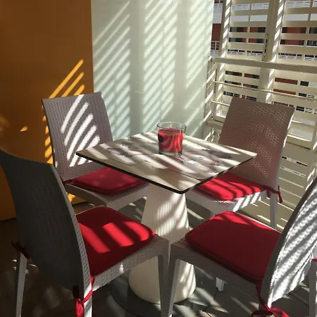 A Terrasse Ensoleillee & Parking A La Gare Du Sud * Nice