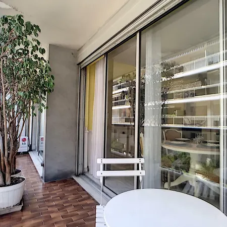 Nestor&jeeves - Debussy Terrasse - - By Shopping Area *