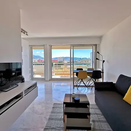 Park Avenue Apartment *