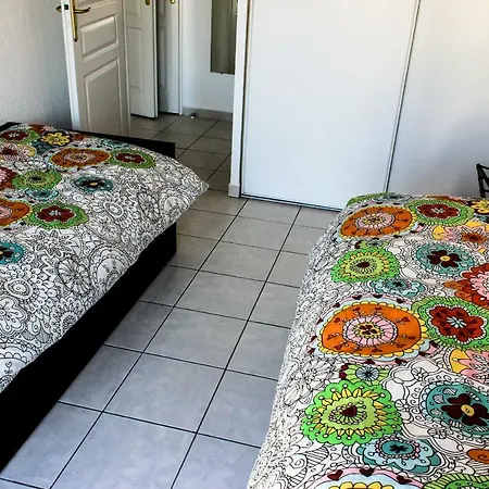 Garden View Apartment *
