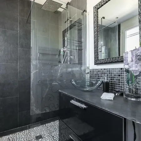 Apartment Le Mantega - F2 Moderne,centre Ville, 2 Grandes Terrasses,climatisation, Ascenseur *