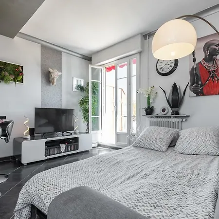 Le Mantega - F2 Moderne,centre Ville, 2 Grandes Terrasses,climatisation, Ascenseur