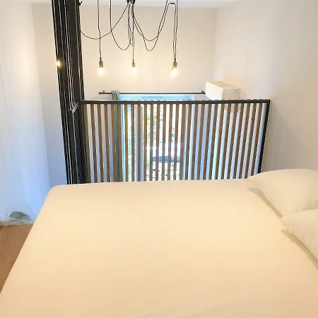 Duplex Balcon Centre 203 *
