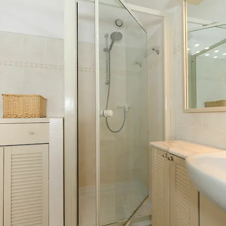 Apartment Clemenceau Centre Five Stars House