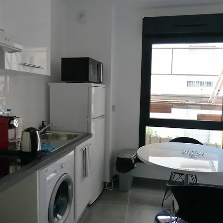 - Myriazur Moderne Balcon Apartment