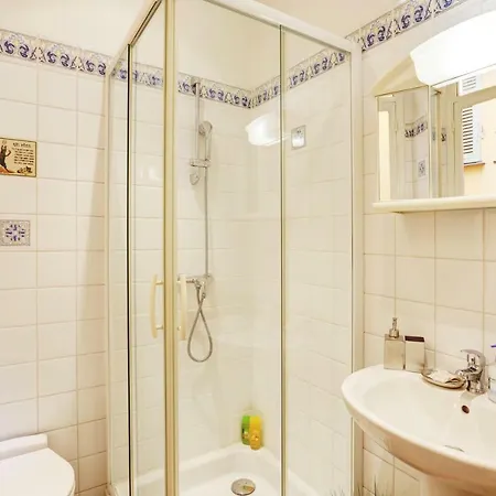 Fontaine - Charming Provencal, Clim, 6 Guest, Old Town Apartment Nice