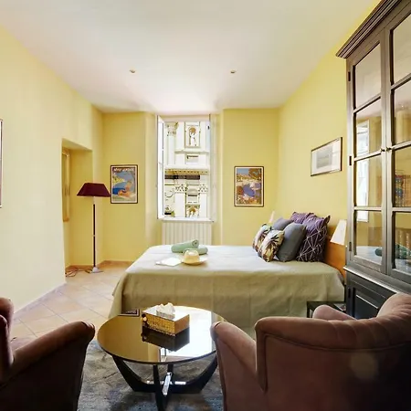 Fontaine - Charming Provencal, Clim, 6 Guest, Old Town Apartment Nice