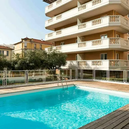 Adagio Access Magnan Lägenhetshotell Nice