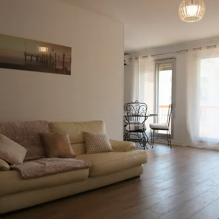 Le Renoir Apartment *