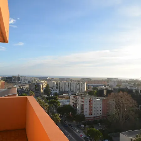 Rooftop 8 Personnes Grande Terrasse Avec Parking Quartier Aeroport