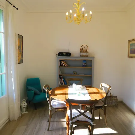 Ashley&parker - Lavinia Apartment