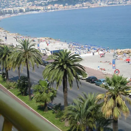 Apartment Beachfront Promenade Des