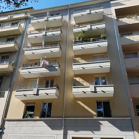 Medicis Charmant Studio Climatise Port Riquier Acropolis Apartment *