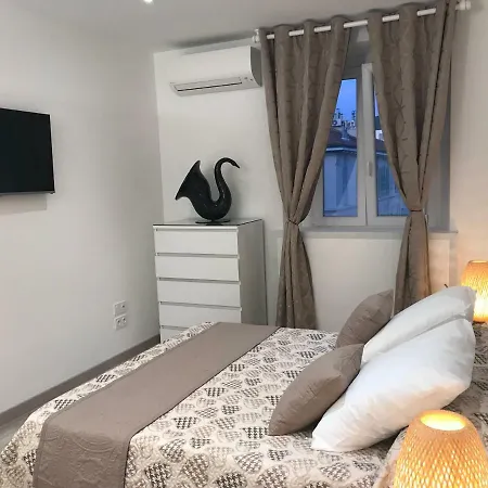 Alyon Apartament *