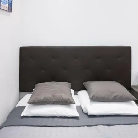 Center Barralis Apartment *