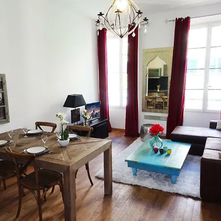 L'alhambra Apartment *
