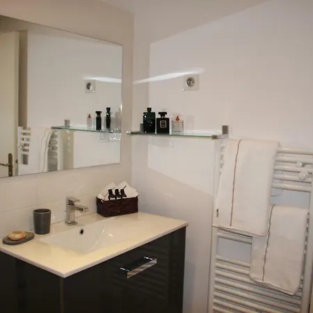 Apartment Very Central With Terrace *