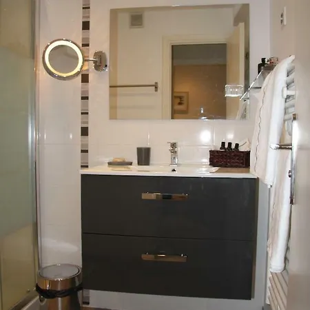 Very Central With Terrace Apartment *