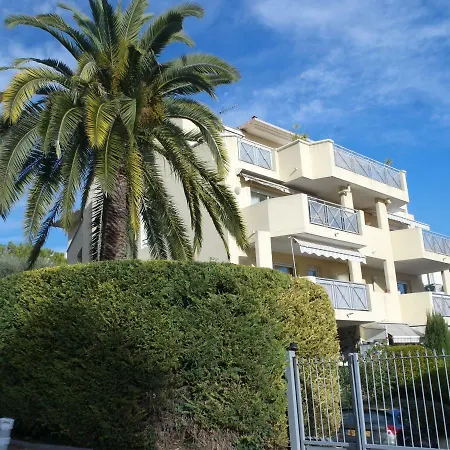Villa Soraya , Quiet Location With Big Garden Near Beach And Old Town Of Nice Apartment *