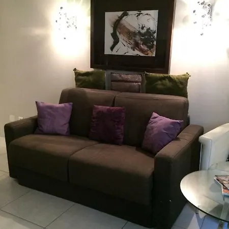 Je Suis A Apartment *