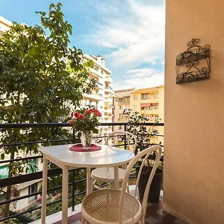 Апартаменты Center Nice,1 , 2 Balcons