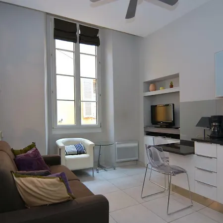 Apartment Je Suis A *