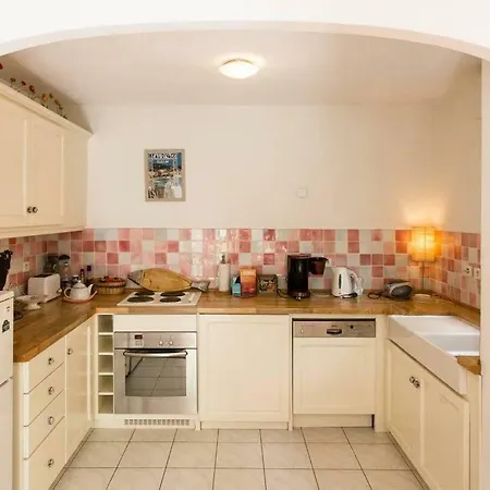Villa Soraya , Quiet Location With Big Garden Near Beach And Old Town Of Nice * Nice