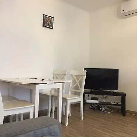 Apartment Cosy Poullan, 2-bedroom Apartment, 200 M From The Beach *