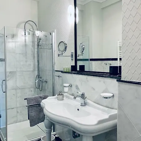 Bagatelle - Luxury Nice