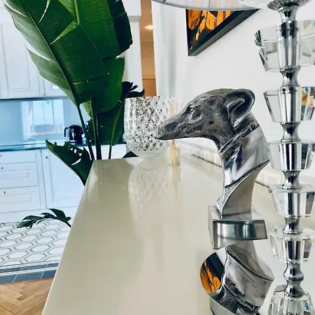 Bagatelle - Luxury Apartment *