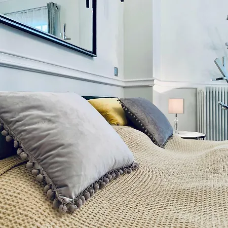 Bagatelle - Luxury Apartment *