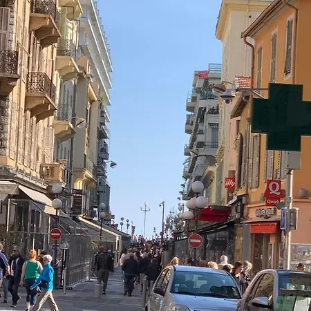 Beau A 50m De La * Nice