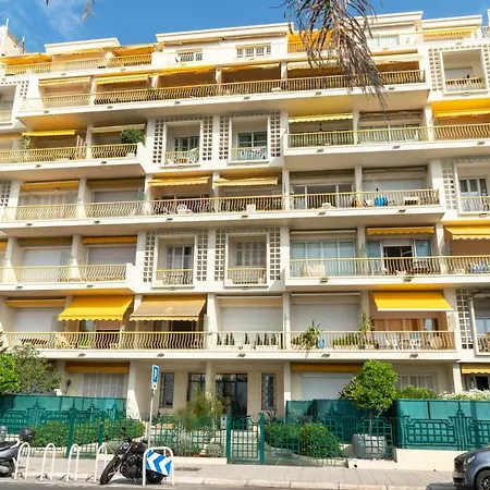 Apartment Beachfront Promenade Des *