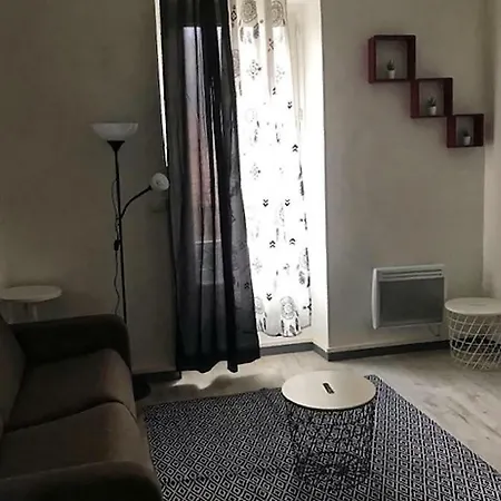 Les Trois Soeurs Apartment